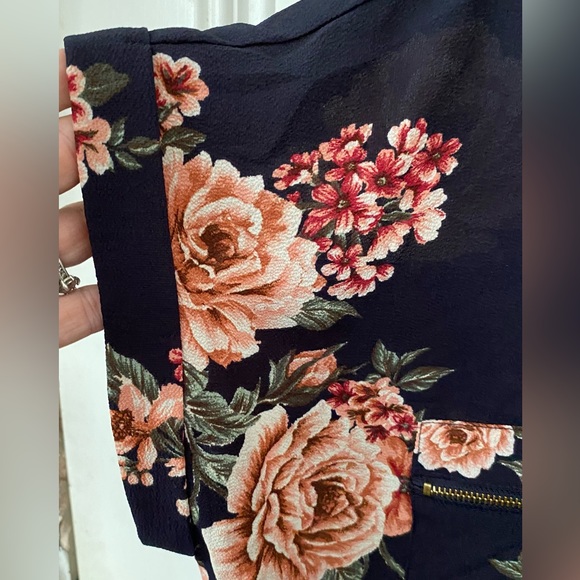 Flower & Feather Rose Print Top 2XL - Picture 4 of 6